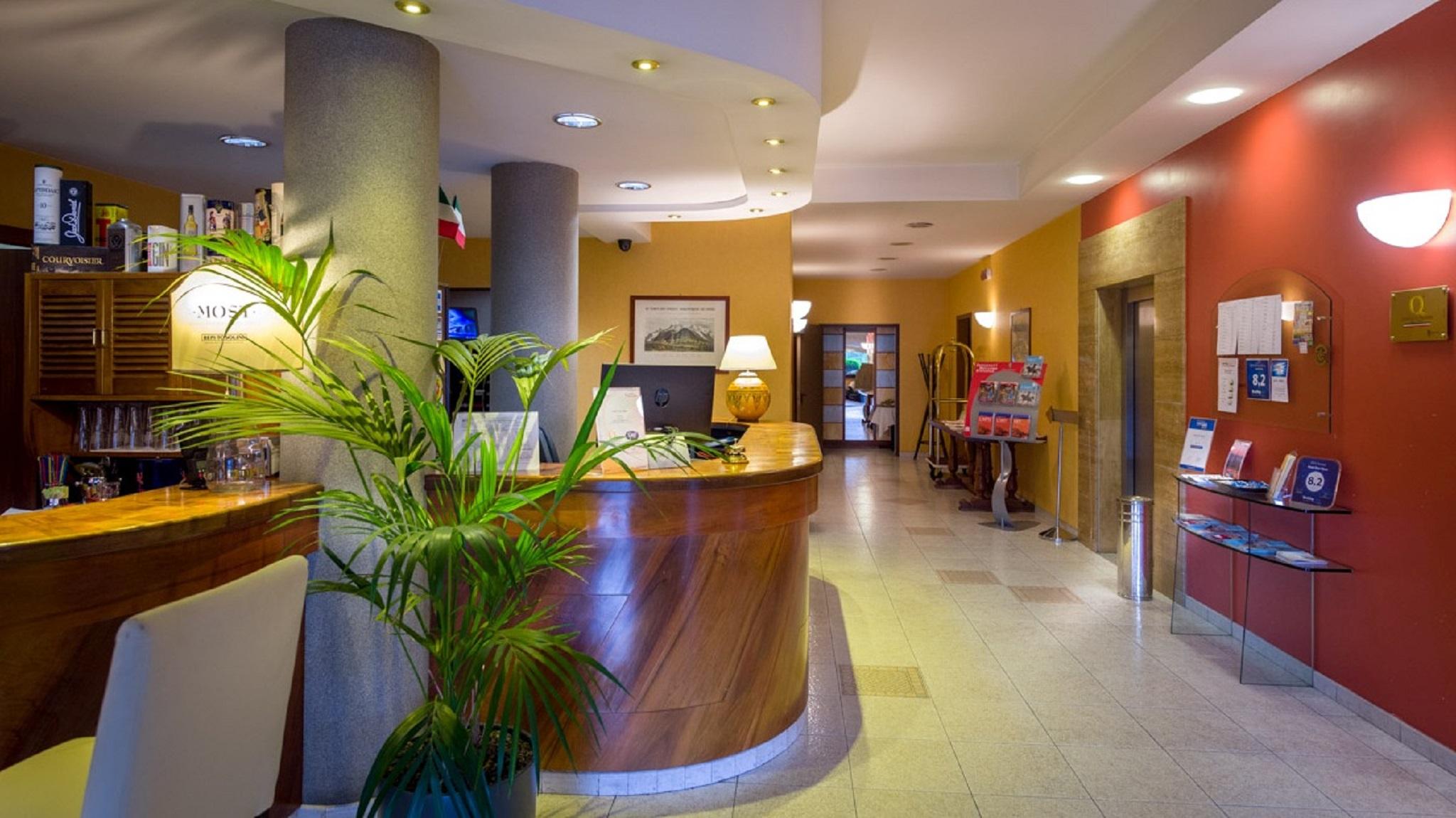 Hotel Des Alpes Роста Экстерьер фото