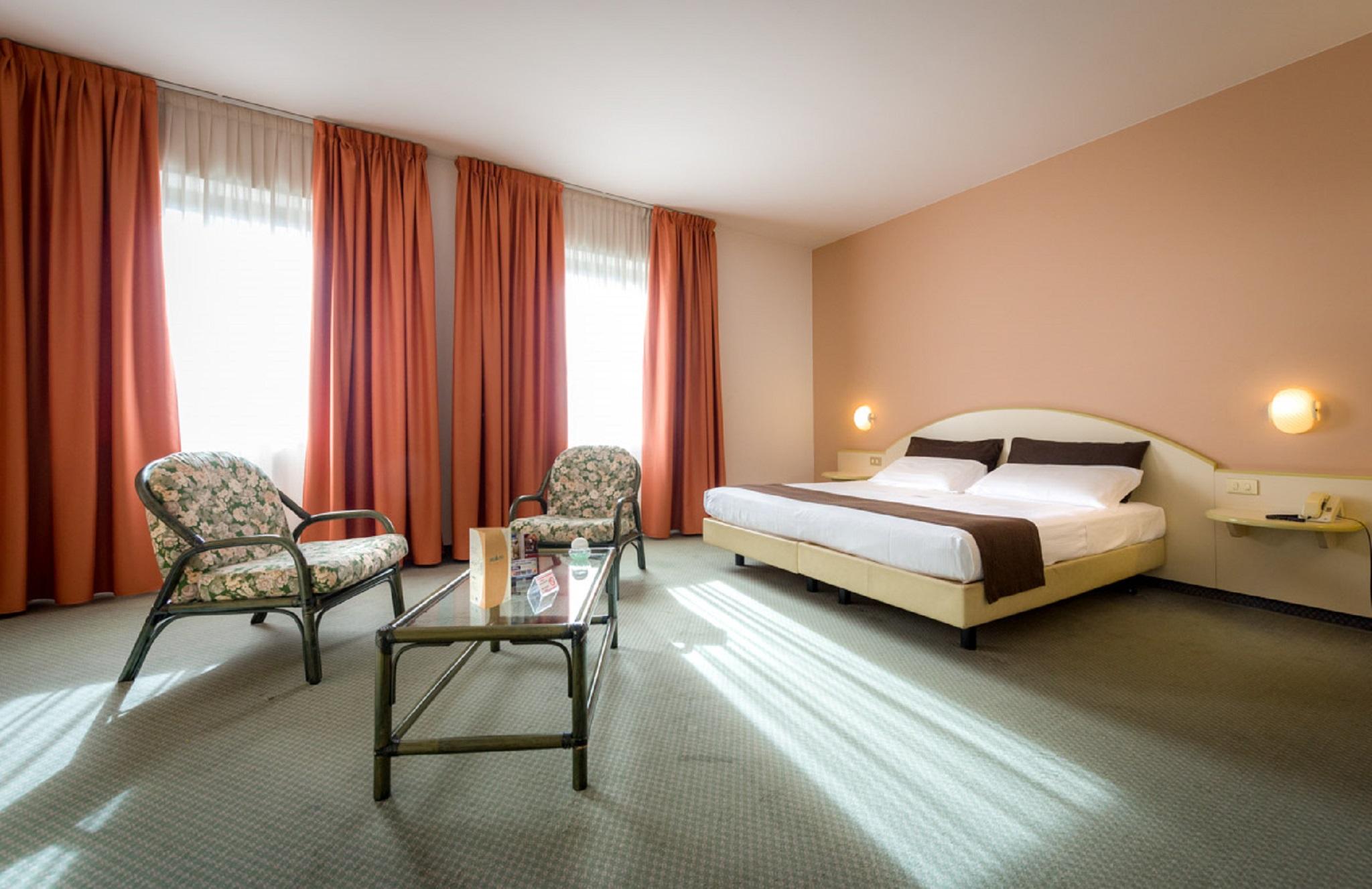 Hotel Des Alpes Роста Экстерьер фото