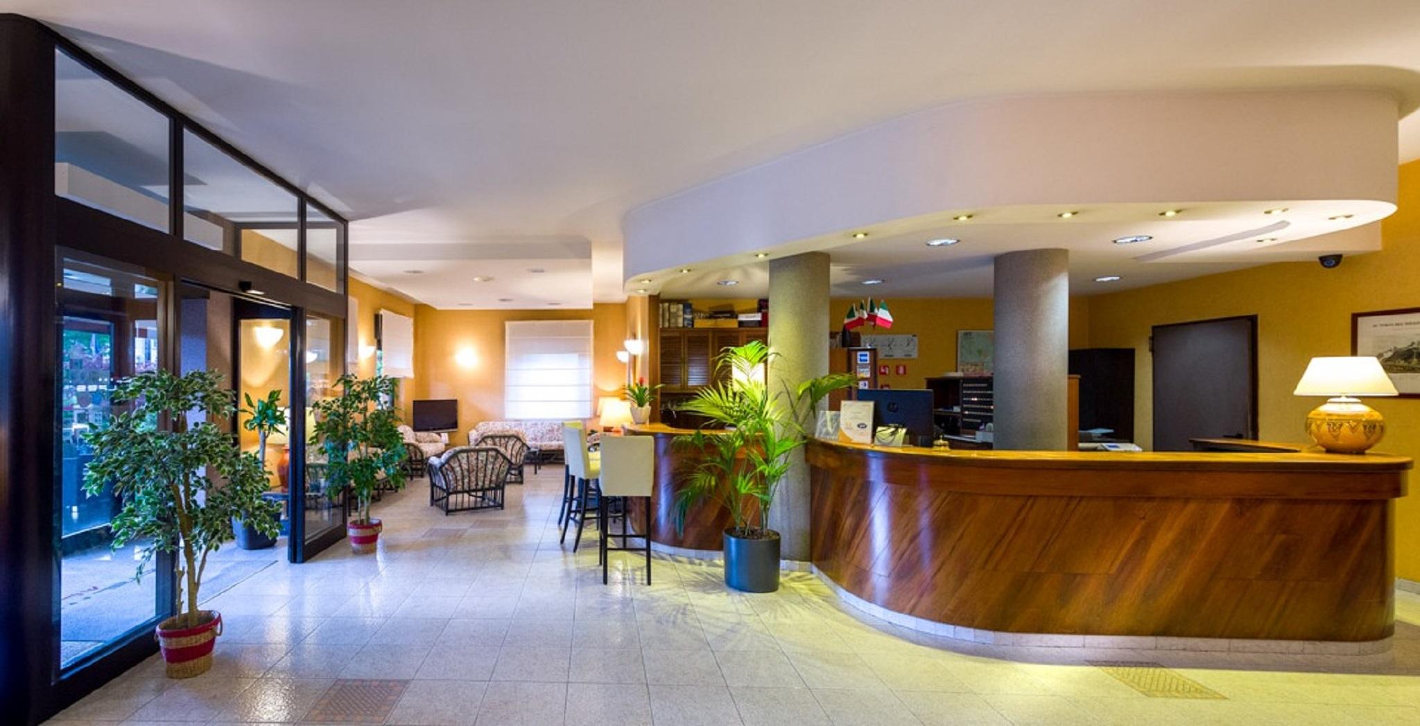 Hotel Des Alpes Роста Экстерьер фото
