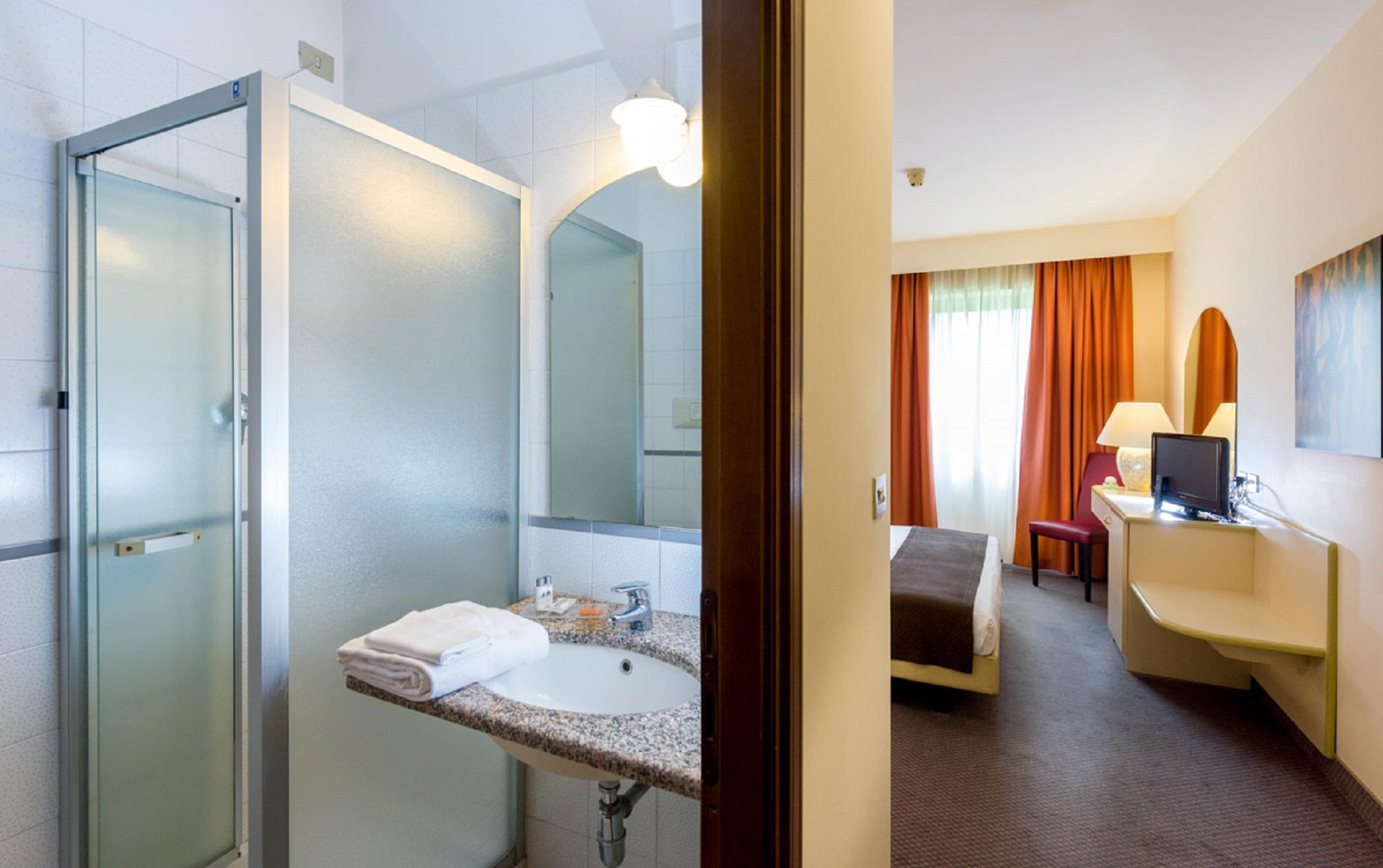 Hotel Des Alpes Роста Экстерьер фото