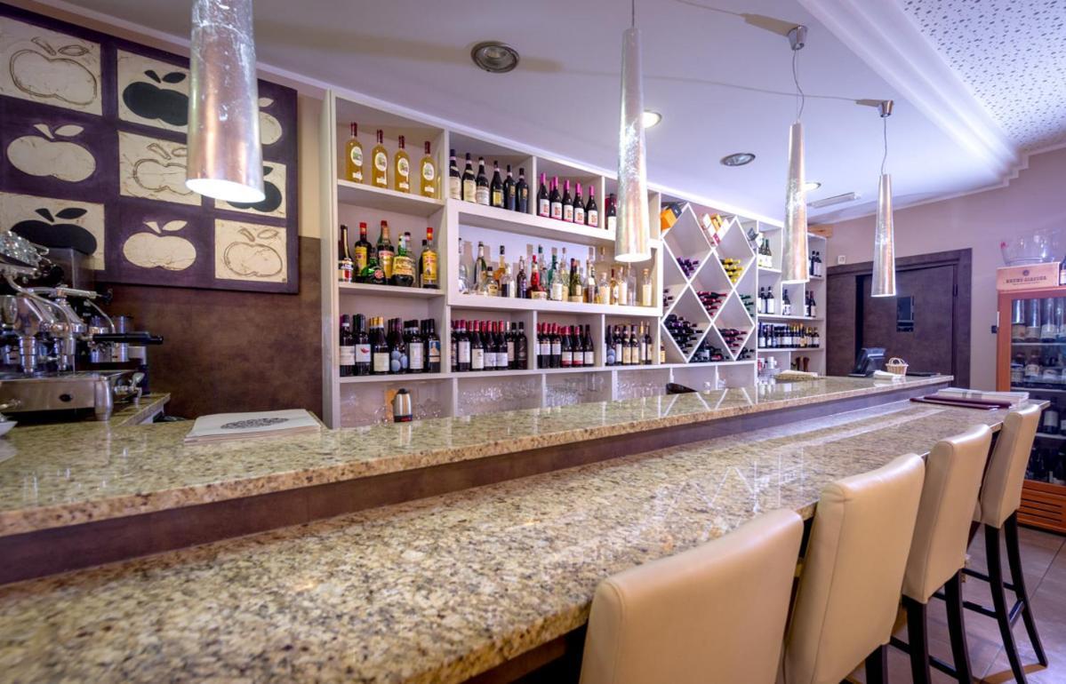 Hotel Des Alpes Роста Экстерьер фото