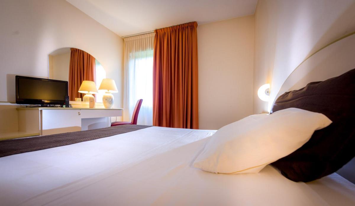 Hotel Des Alpes Роста Экстерьер фото