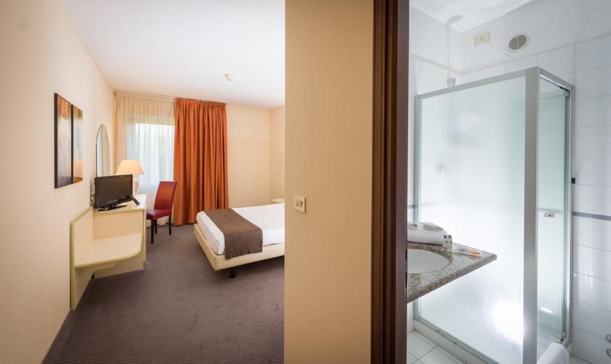Hotel Des Alpes Роста Экстерьер фото