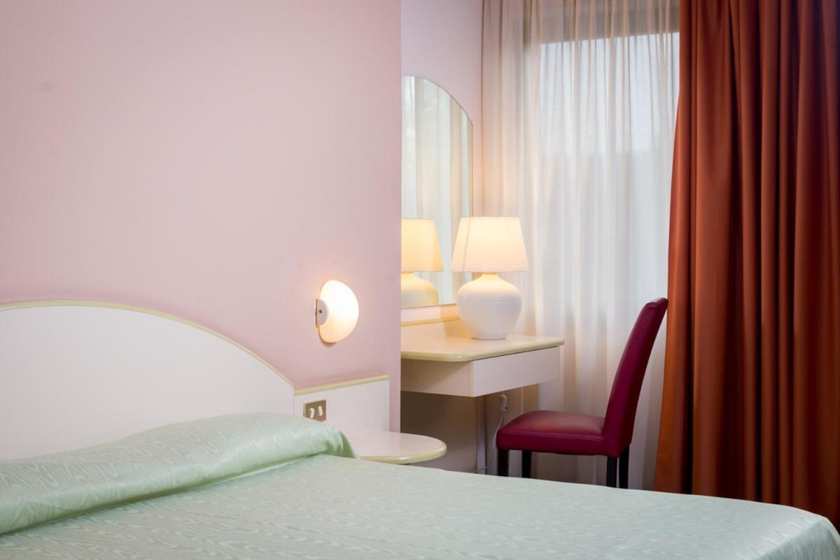 Hotel Des Alpes Роста Экстерьер фото