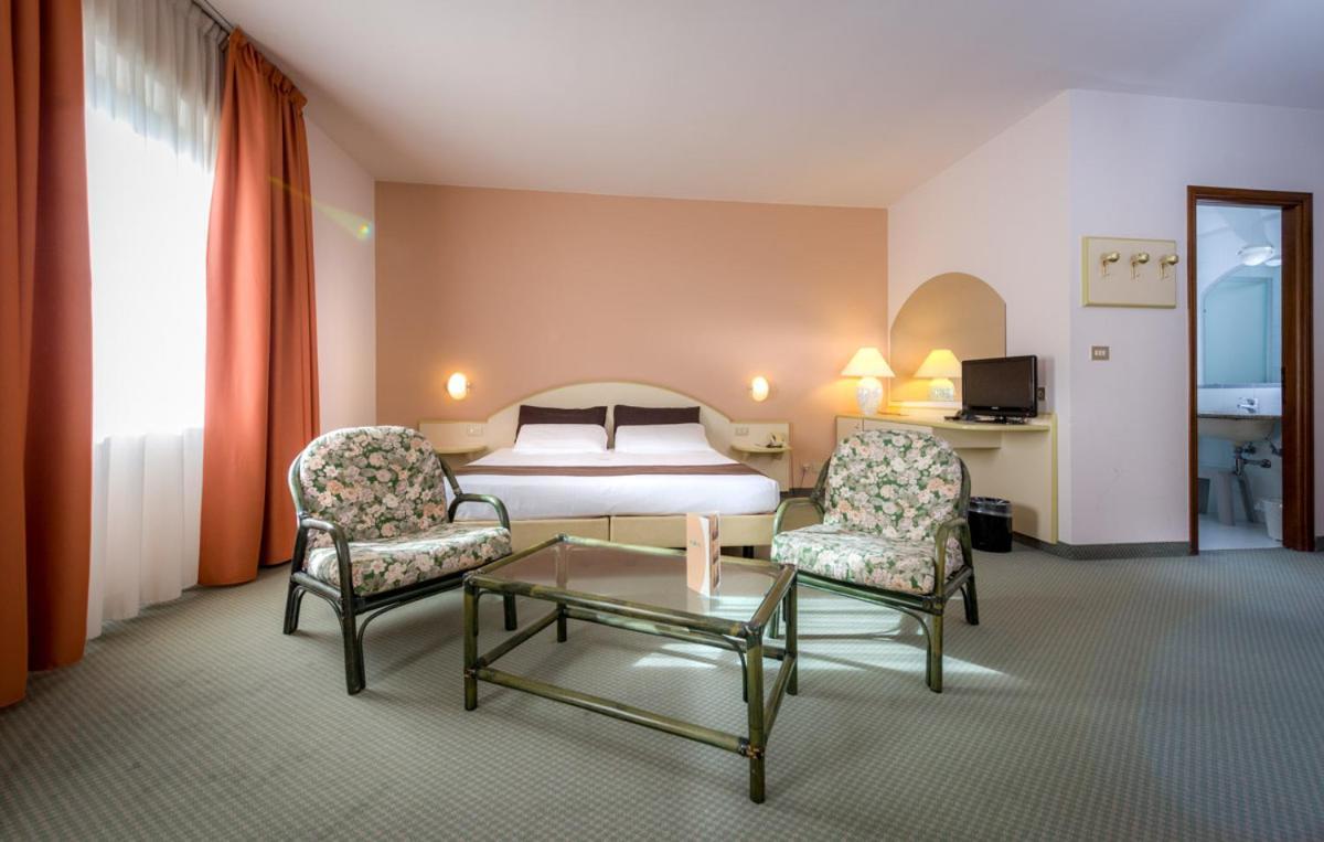 Hotel Des Alpes Роста Экстерьер фото